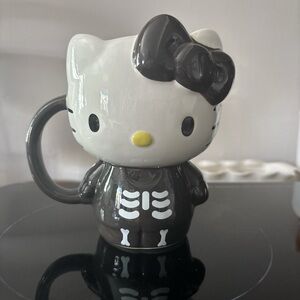 NWT- SANRIO | Hello Kitty Skeleton Mug - (no box) 🌸